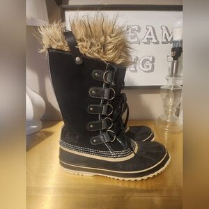 Sorel Women's Black and Tan Winter Boots